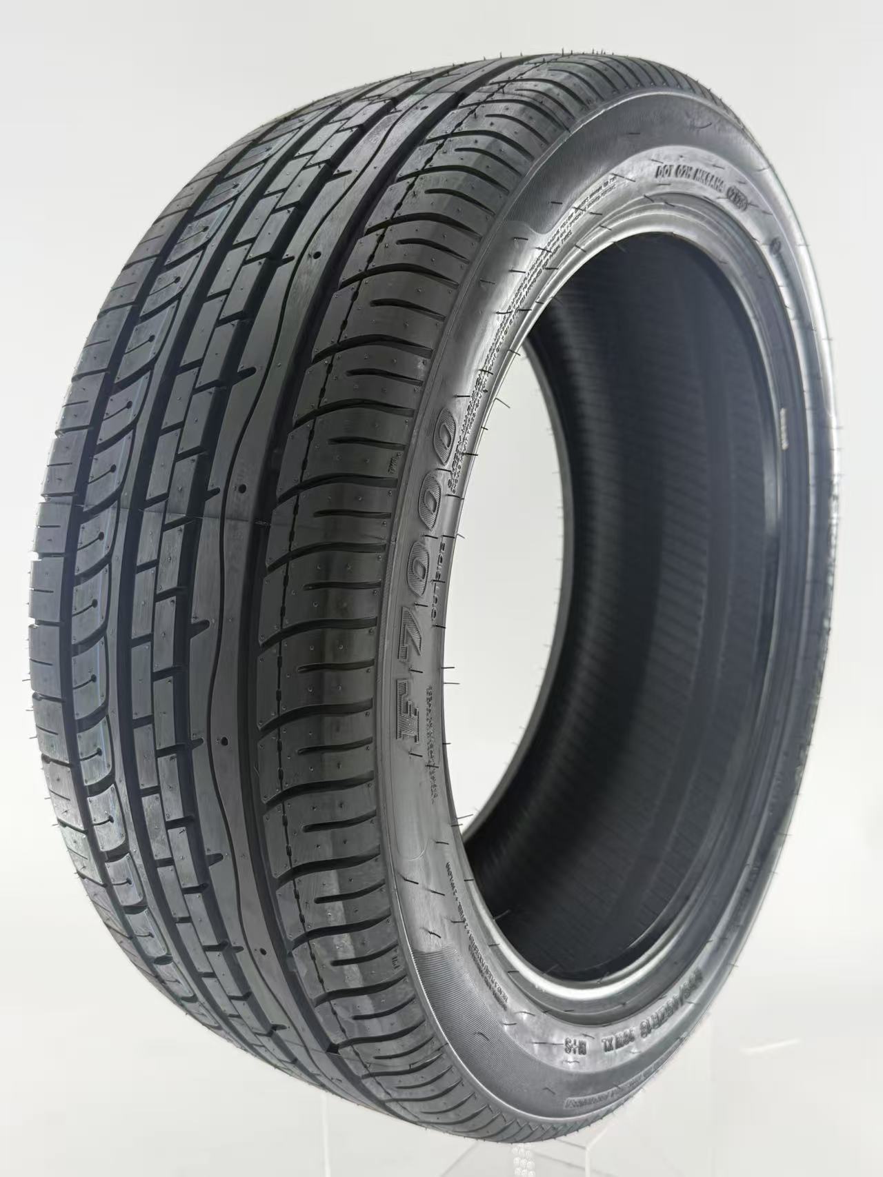 FULLRUN FULLRUN F7000 92W XL 225/40R18